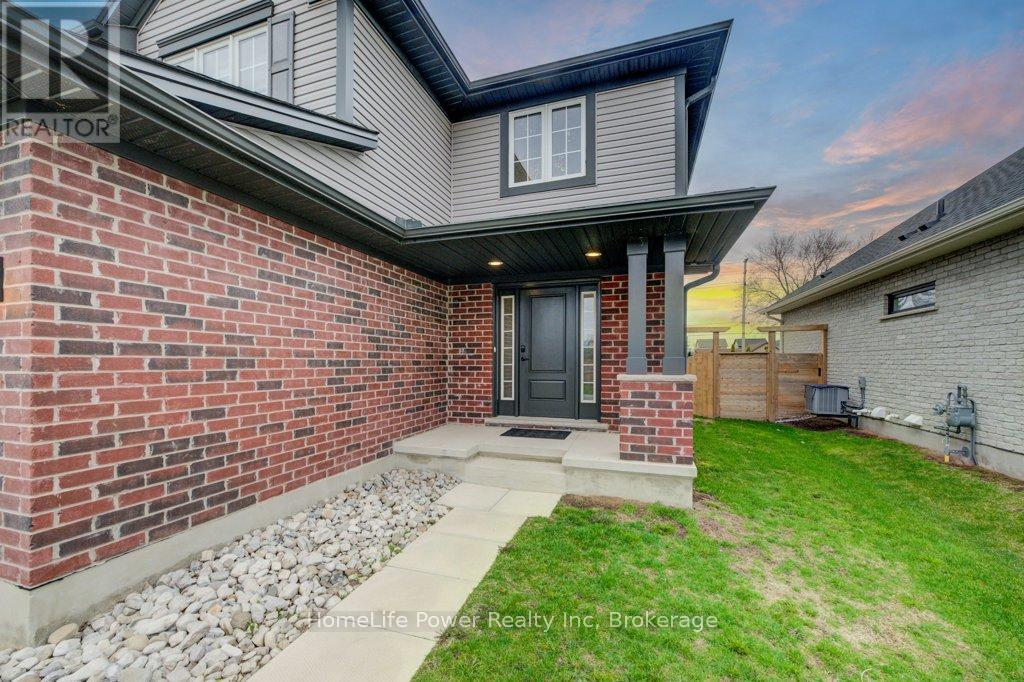 4 Livingston Drive, Tillsonburg, Ontario  N4G 0J3 - Photo 4 - X13633938