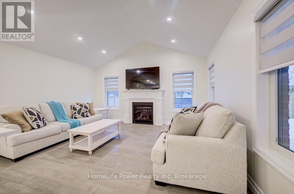 4 Livingston Drive, Tillsonburg, Ontario  N4G 0J3 - Photo 7 - X13633938
