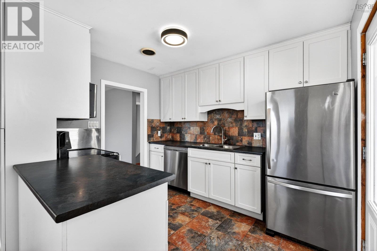 9 Kidston Road, Halifax, Nova Scotia  B3R 2A5 - Photo 11 - 202611682