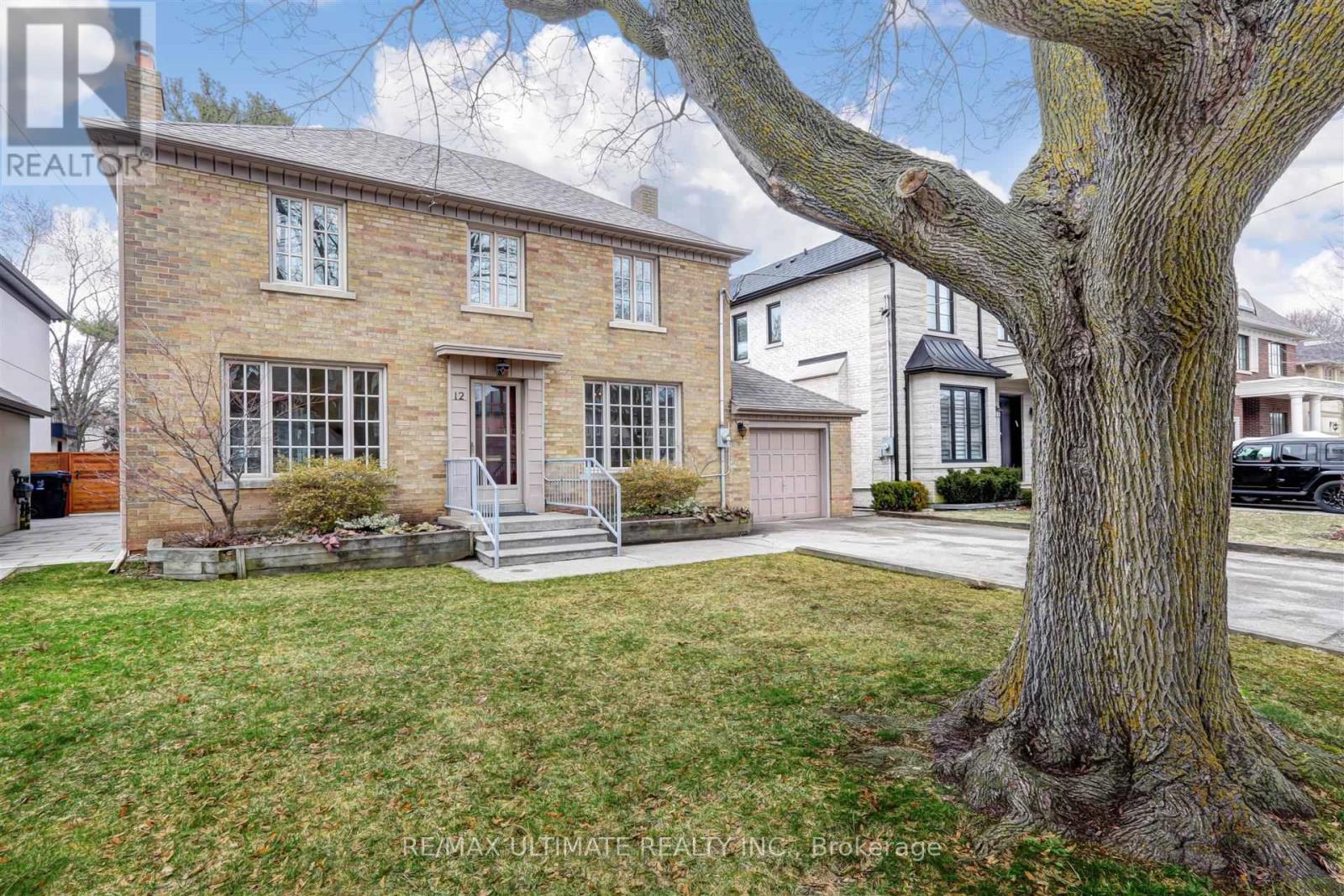 12 Tregellis Road, Toronto, Ontario  M3H 1K2 - Photo 2 - C13633636