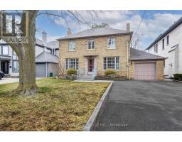 12 TREGELLIS ROAD, Toronto, Ontario