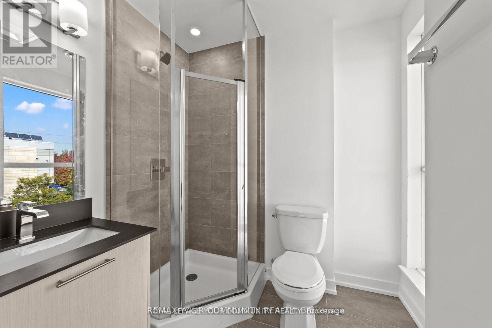 3rd - 11-851 Sheppard Avenue, Toronto, Ontario  M3H 0G2 - Photo 21 - C13633676