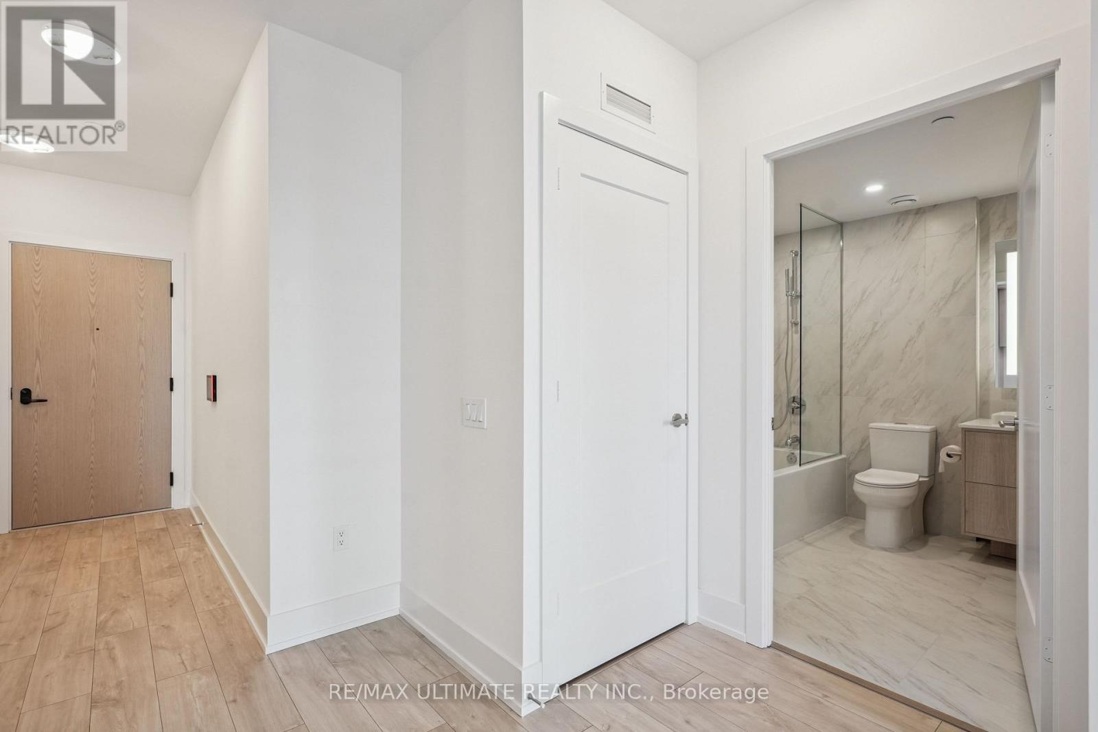 3105 - 10 Inn On The Park Drive, Toronto, Ontario  M3C 0P9 - Photo 10 - C13633712