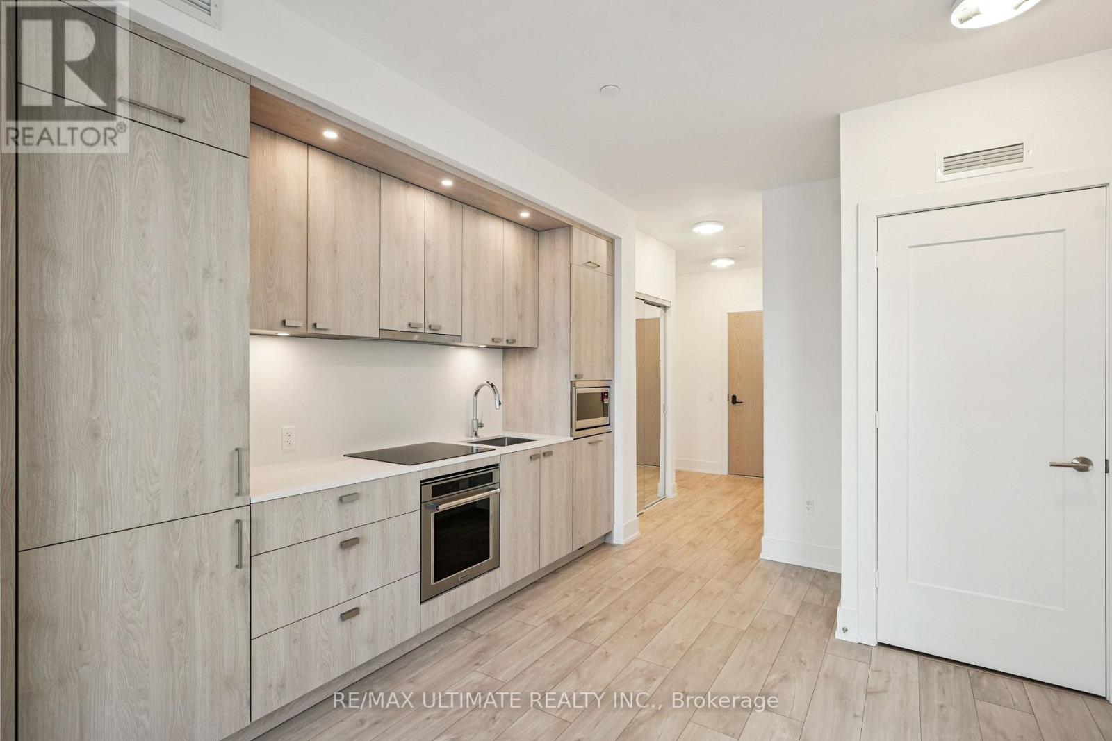3105 - 10 Inn On The Park Drive, Toronto, Ontario  M3C 0P9 - Photo 5 - C13633712