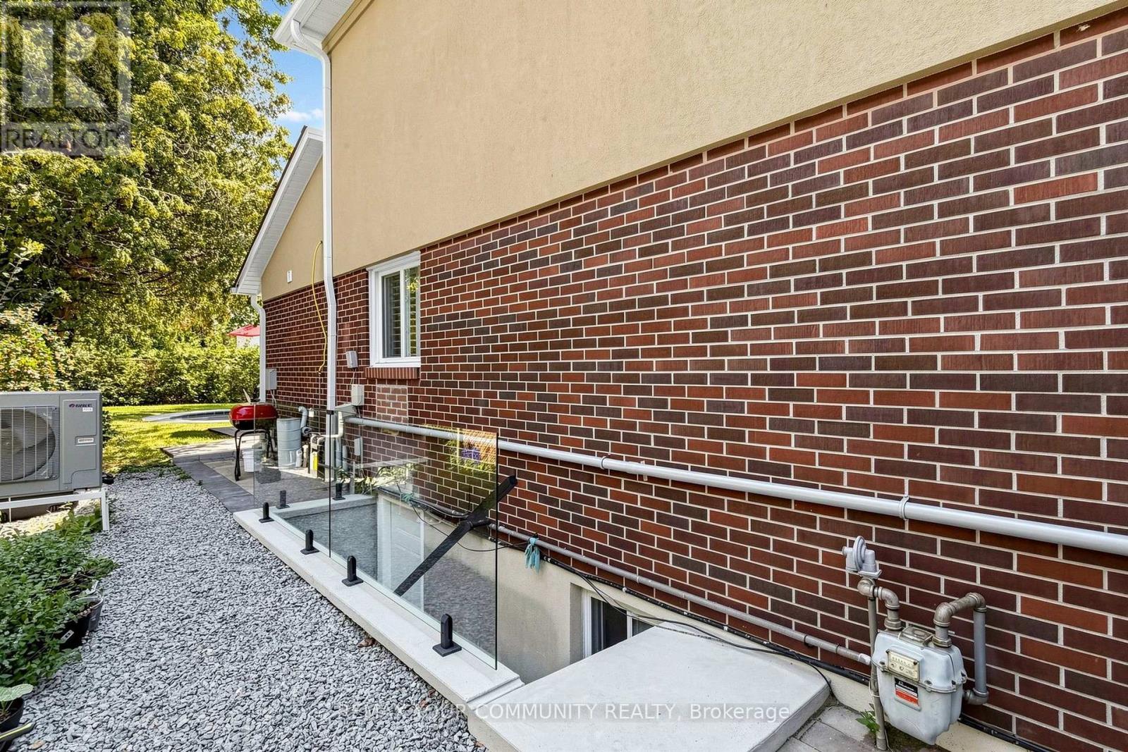3 Cobblestone Drive, Toronto, Ontario  M2J 2X6 - Photo 48 - C13633736