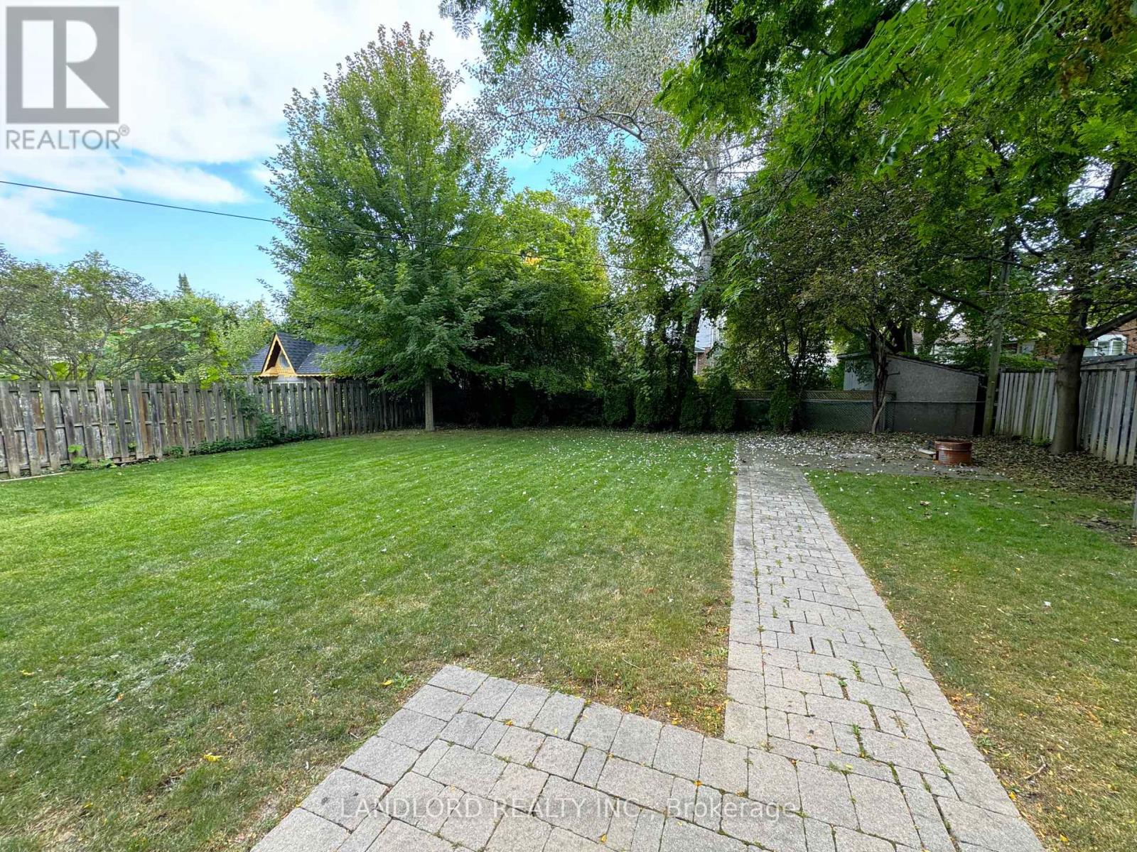 5 Lanbrooke Avenue, Toronto, Ontario  M2R 2C5 - Photo 12 - C13633794