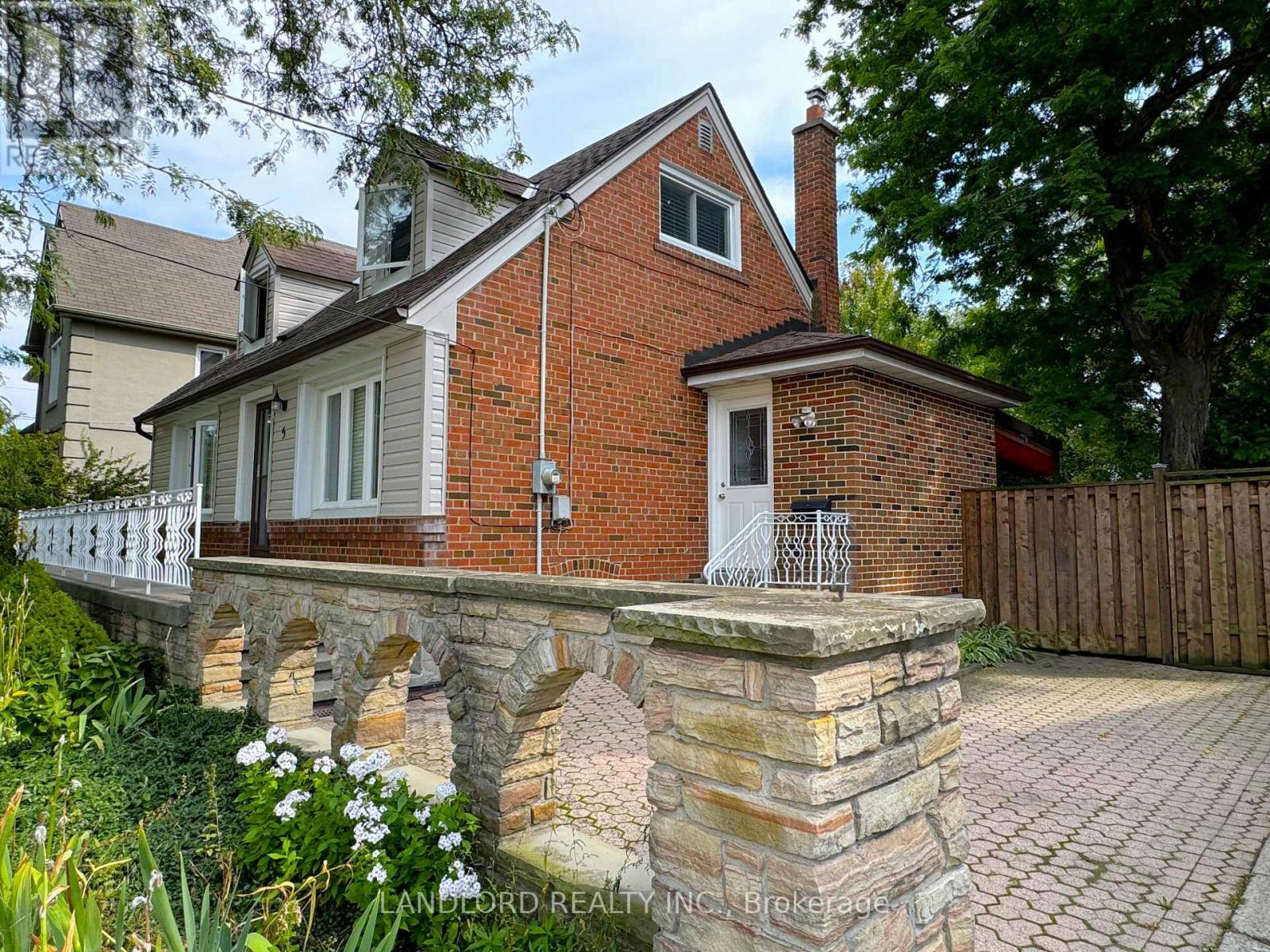 5 Lanbrooke Avenue, Toronto, Ontario  M2R 2C5 - Photo 15 - C13633794