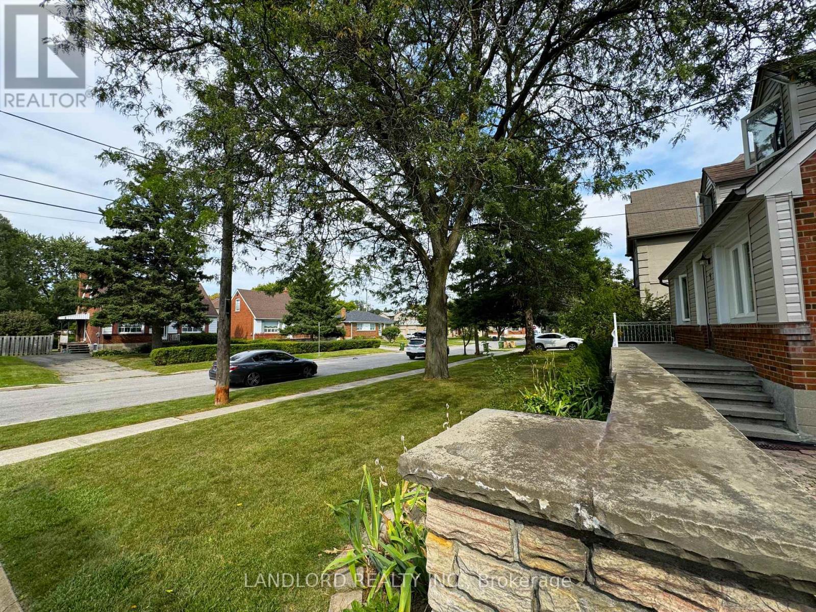 5 Lanbrooke Avenue, Toronto, Ontario  M2R 2C5 - Photo 16 - C13633794
