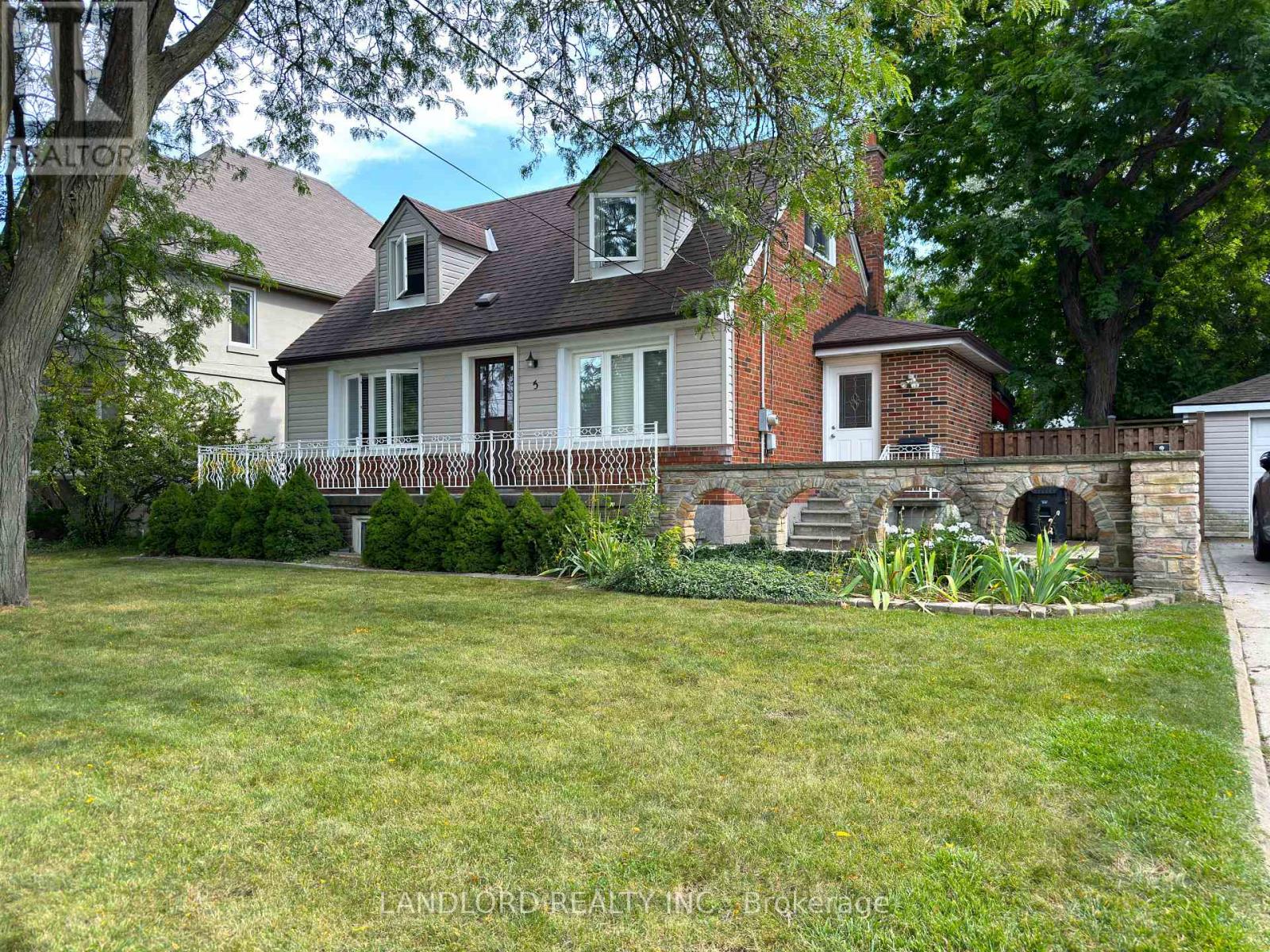 5 Lanbrooke Avenue, Toronto, Ontario  M2R 2C5 - Photo 17 - C13633794