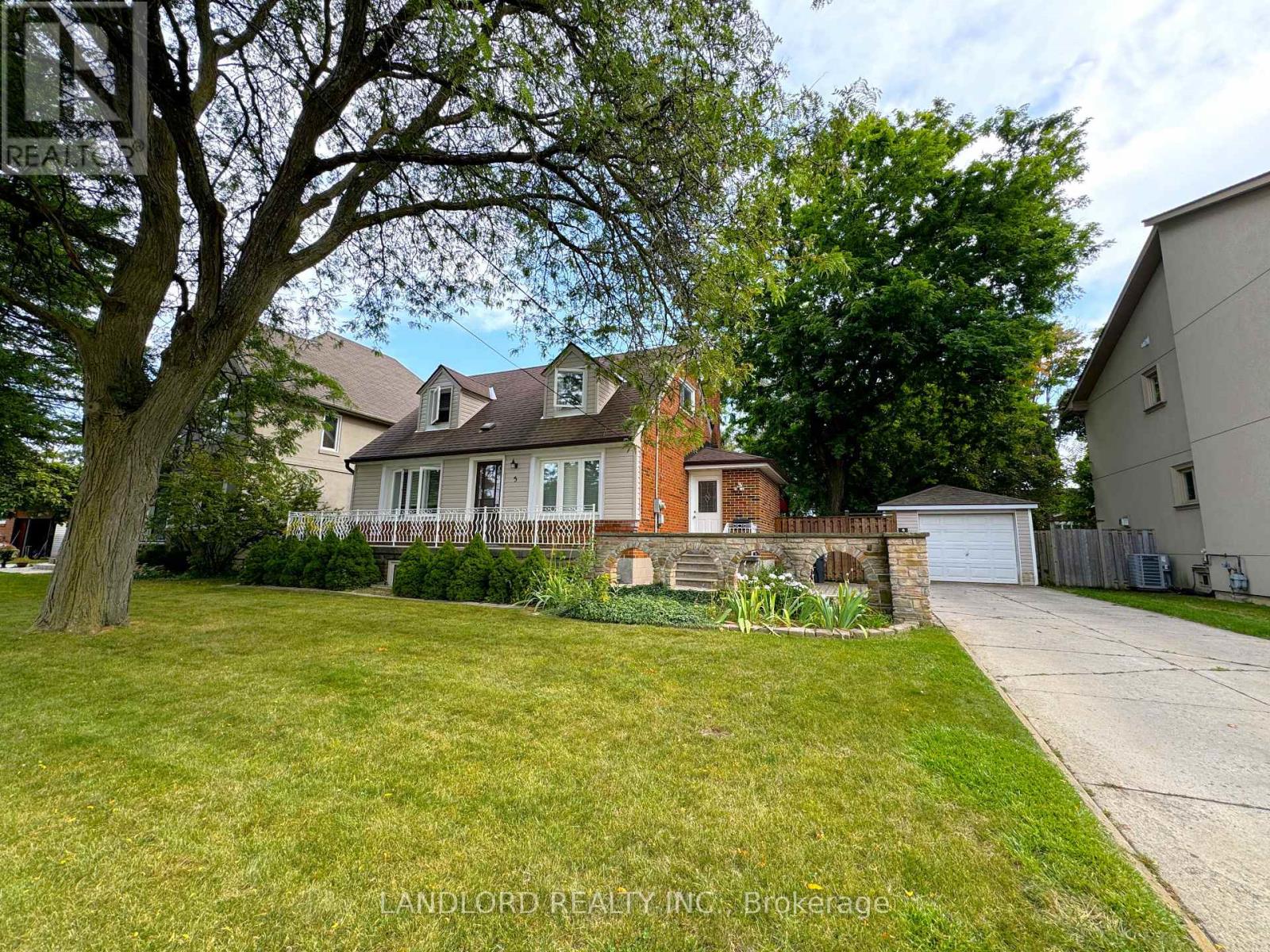 5 Lanbrooke Avenue, Toronto, Ontario  M2R 2C5 - Photo 18 - C13633794