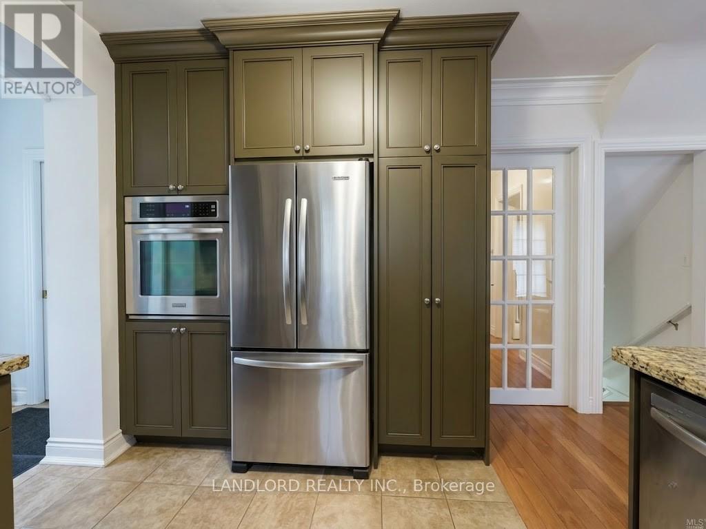 5 Lanbrooke Avenue, Toronto, Ontario  M2R 2C5 - Photo 4 - C13633794
