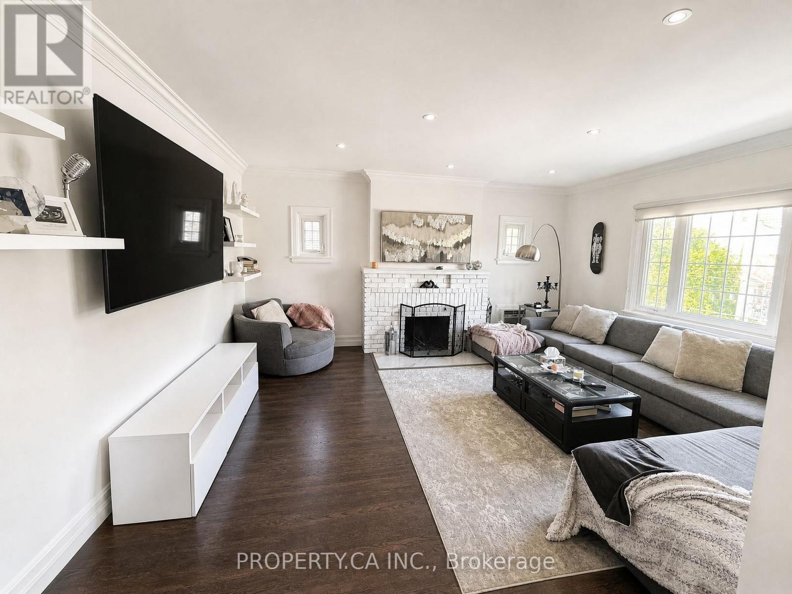 Upper - 460 Oriole Parkway, Toronto, Ontario  M5P 2H8 - Photo 2 - C13633864