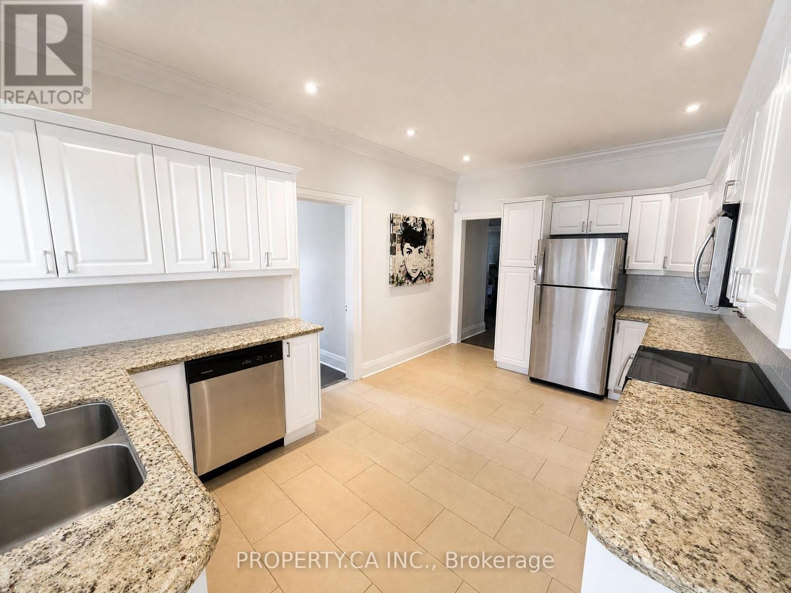 Upper - 460 Oriole Parkway, Toronto, Ontario  M5P 2H8 - Photo 4 - C13633864