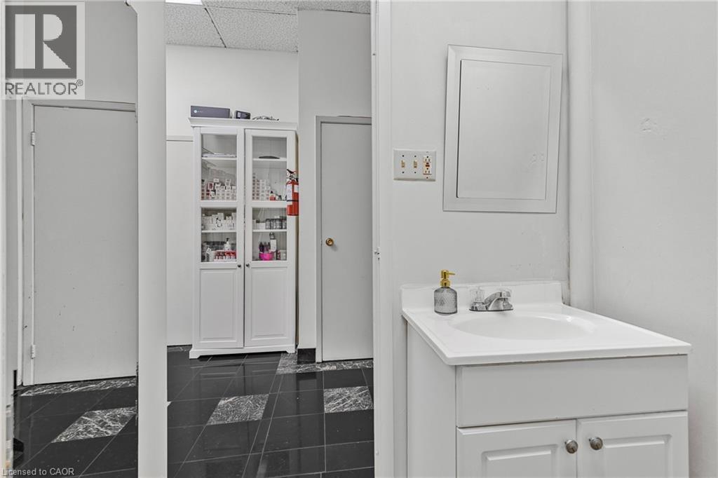 665 Plains Road E Unit# 6, Burlington, Ontario  L7T 2E8 - Photo 23 - 40826631