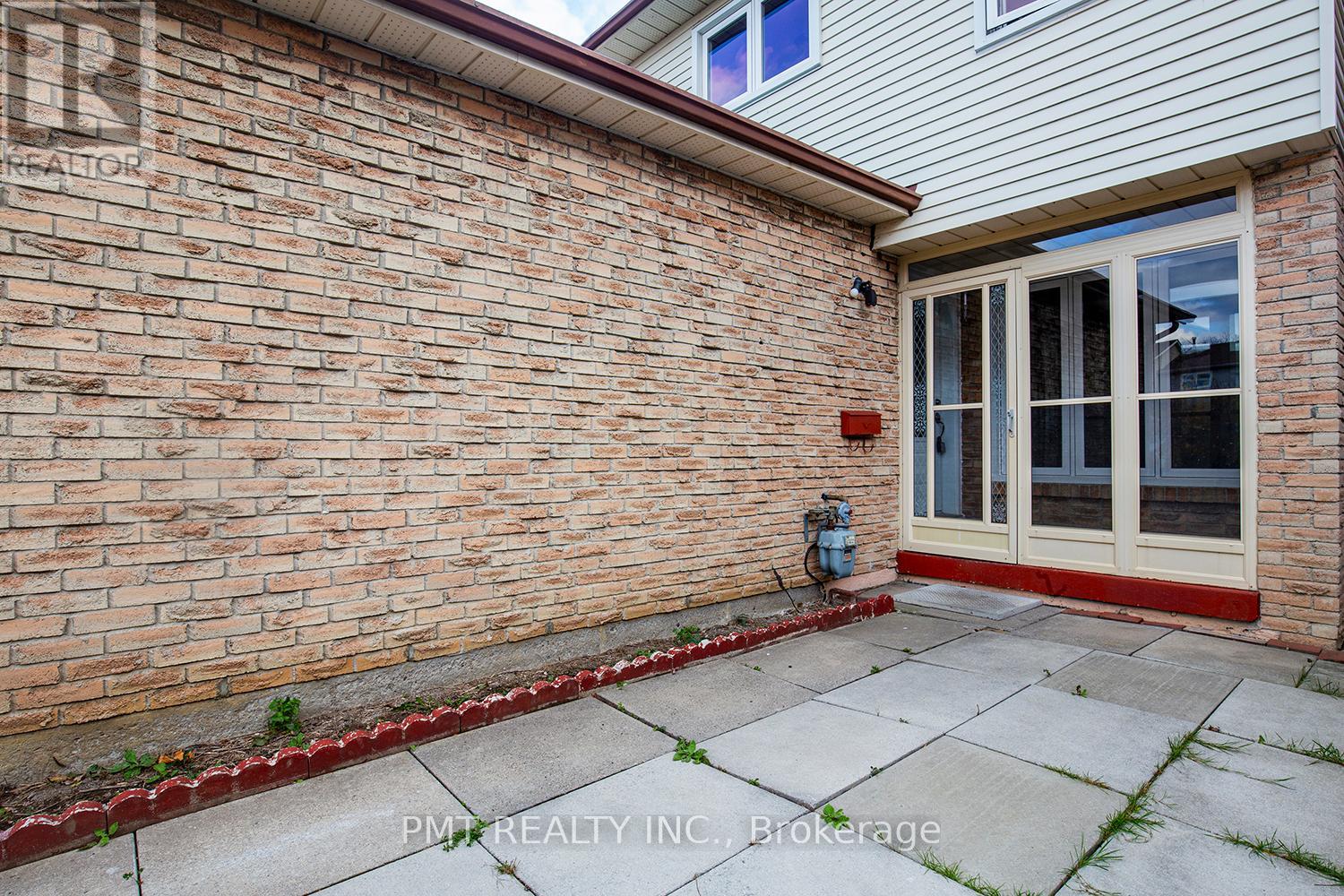 26 Granada Crescent, Toronto, Ontario  M1B 2H5 - Photo 2 - E13633552