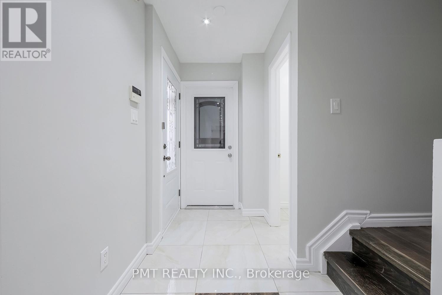 26 Granada Crescent, Toronto, Ontario  M1B 2H5 - Photo 4 - E13633552