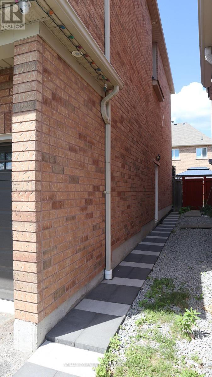 Basement - 4 Elliottglen Drive, Ajax, Ontario  L1Z 0C1 - Photo 2 - E13633728