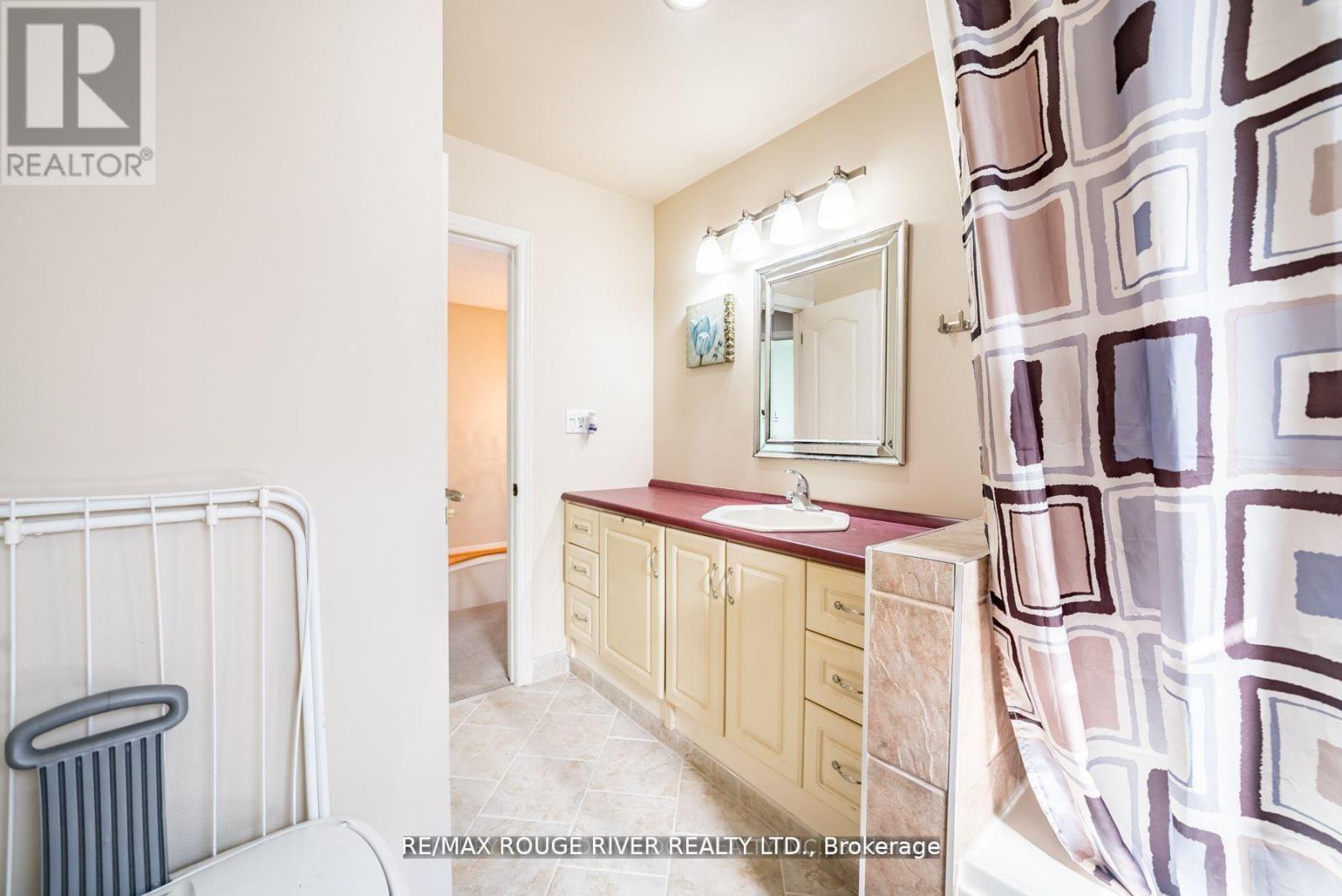 880 Castlegrove Avenue, Oshawa, Ontario  L1J 7Y4 - Photo 26 - E13633862