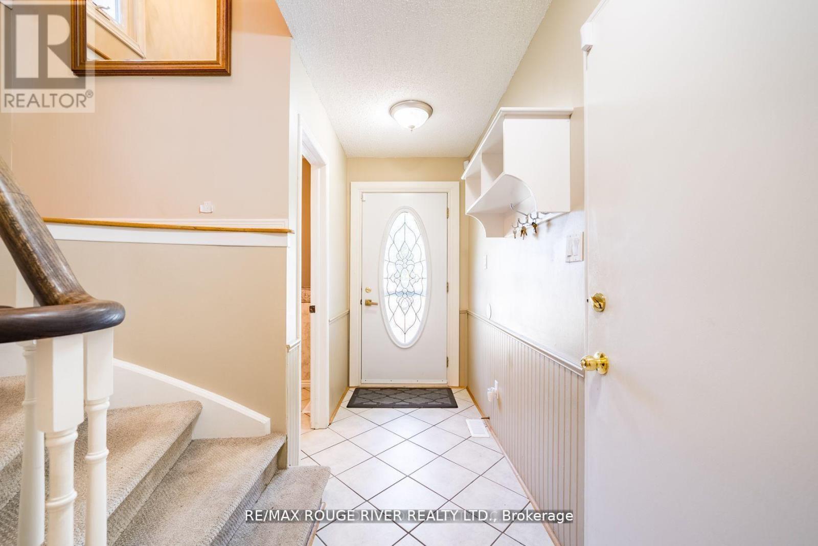 880 Castlegrove Avenue, Oshawa, Ontario  L1J 7Y4 - Photo 3 - E13633862