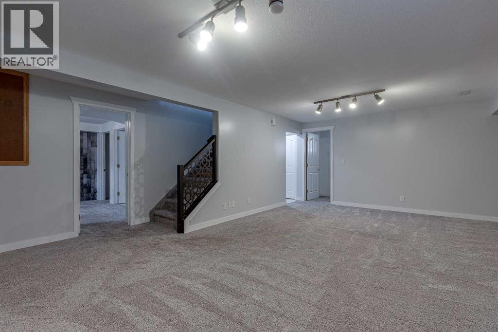 64 Addington Drive, Red Deer, Alberta  T4R 2Y4 - Photo 22 - A2326360