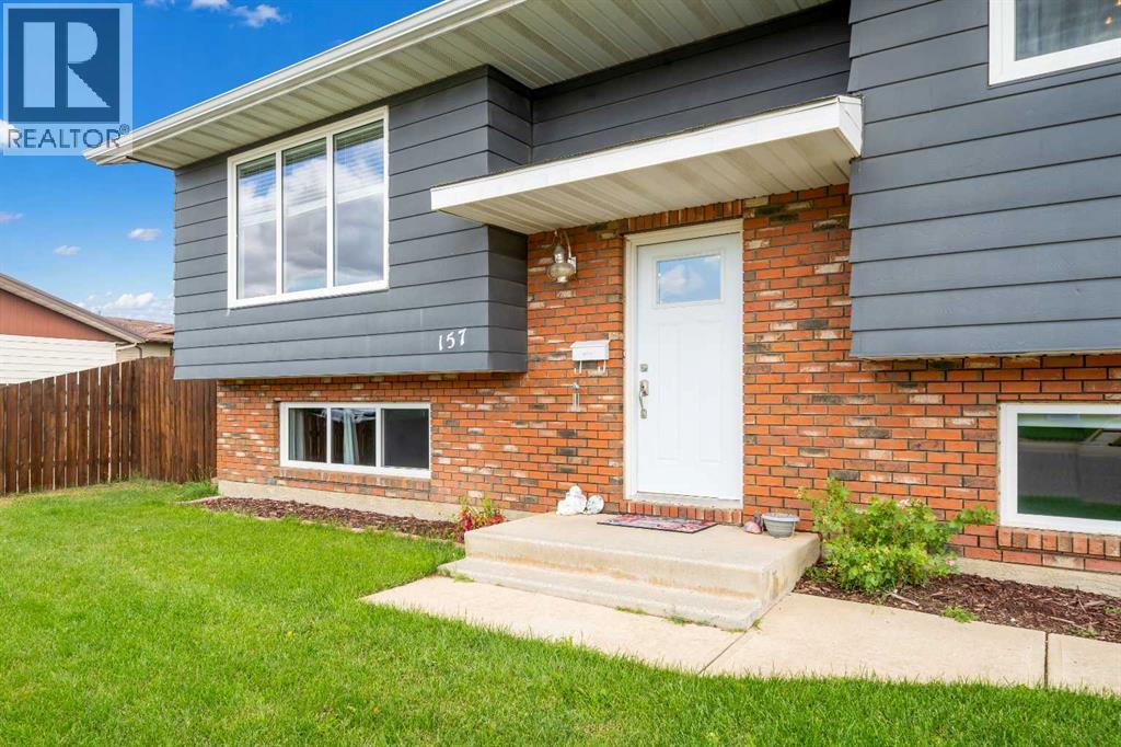 157 Calder Road SE, Medicine Hat, Alberta  T1B 3L6 - Photo 5 - A2334243