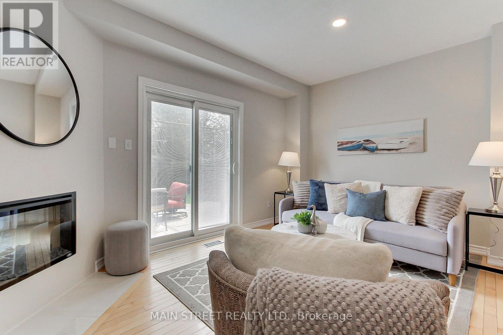 70 Dunsmore Crescent, Richmond Hill, Ontario L4C 0C5 - Photo 16 - N13633560