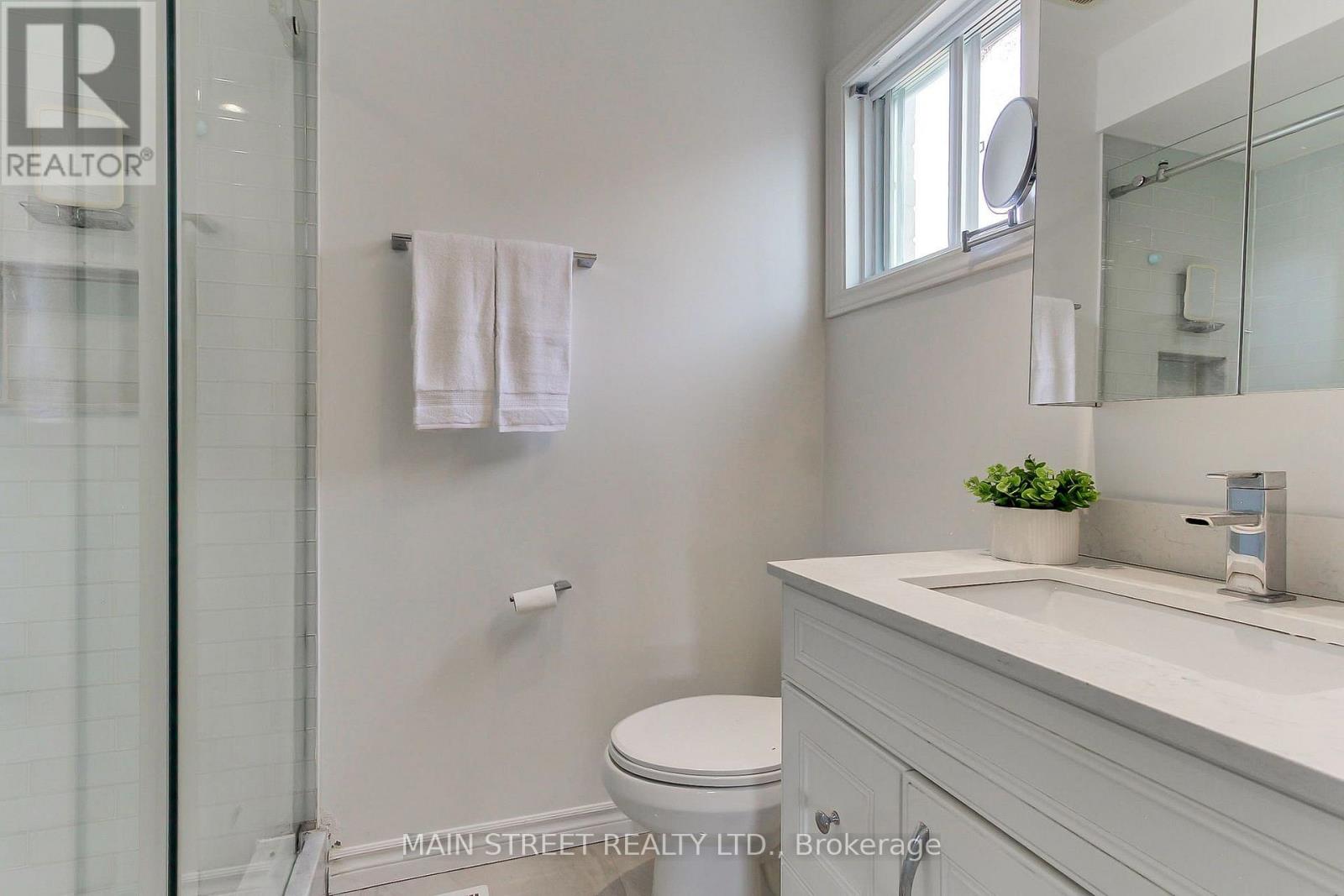 70 Dunsmore Crescent, Richmond Hill, Ontario L4C 0C5 - Photo 20 - N13633560