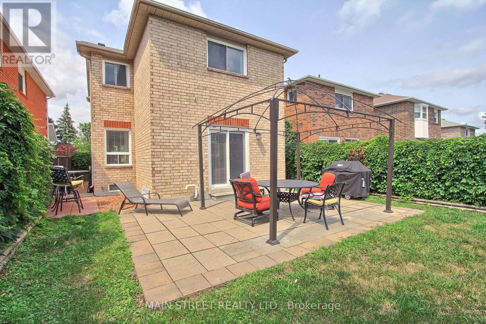 70 Dunsmore Crescent, Richmond Hill, Ontario L4C 0C5 - Photo 33 - N13633560