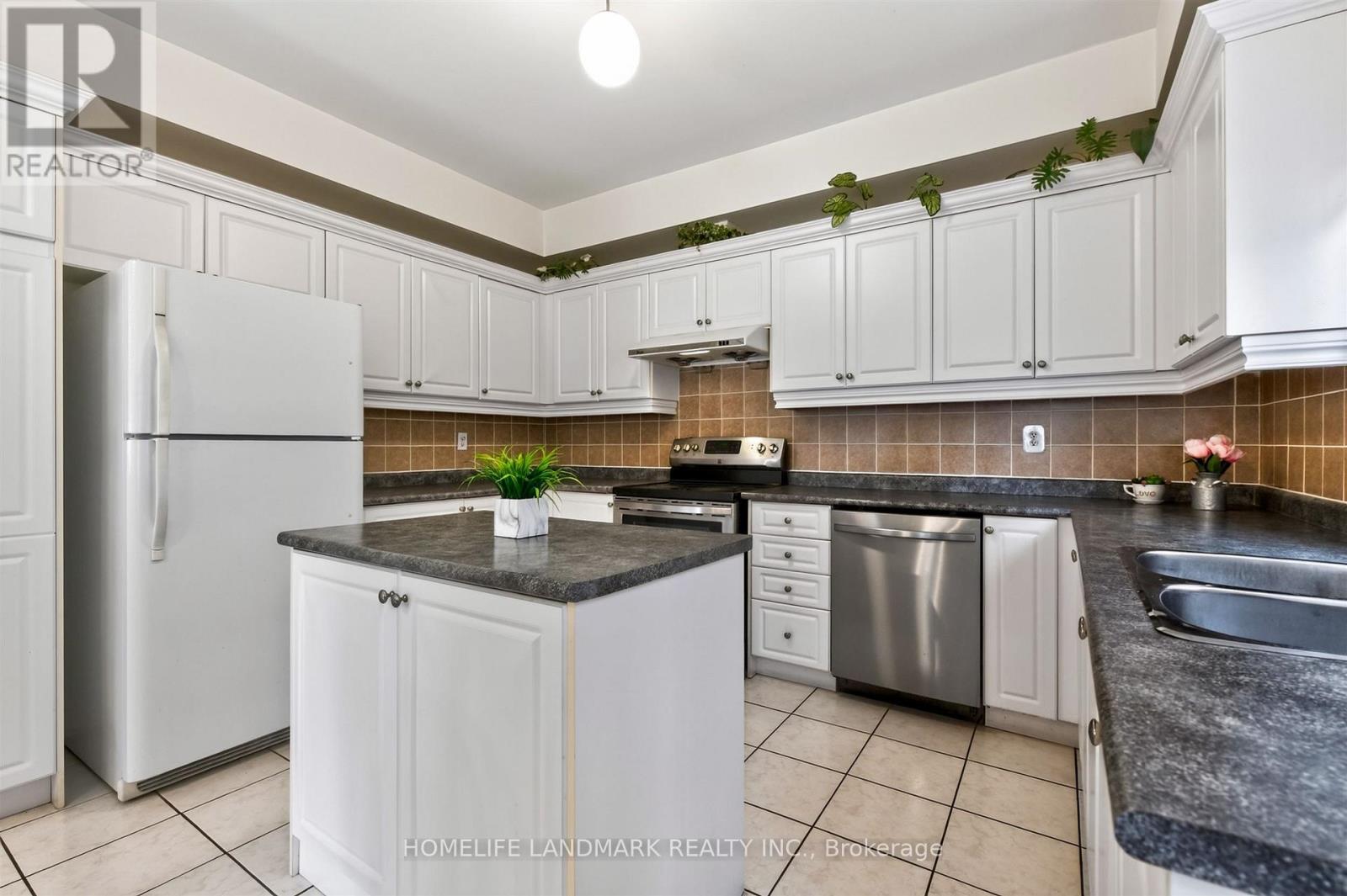 218 Ridgecrest Road, Markham, Ontario  L6C 2X7 - Photo 12 - N13633624