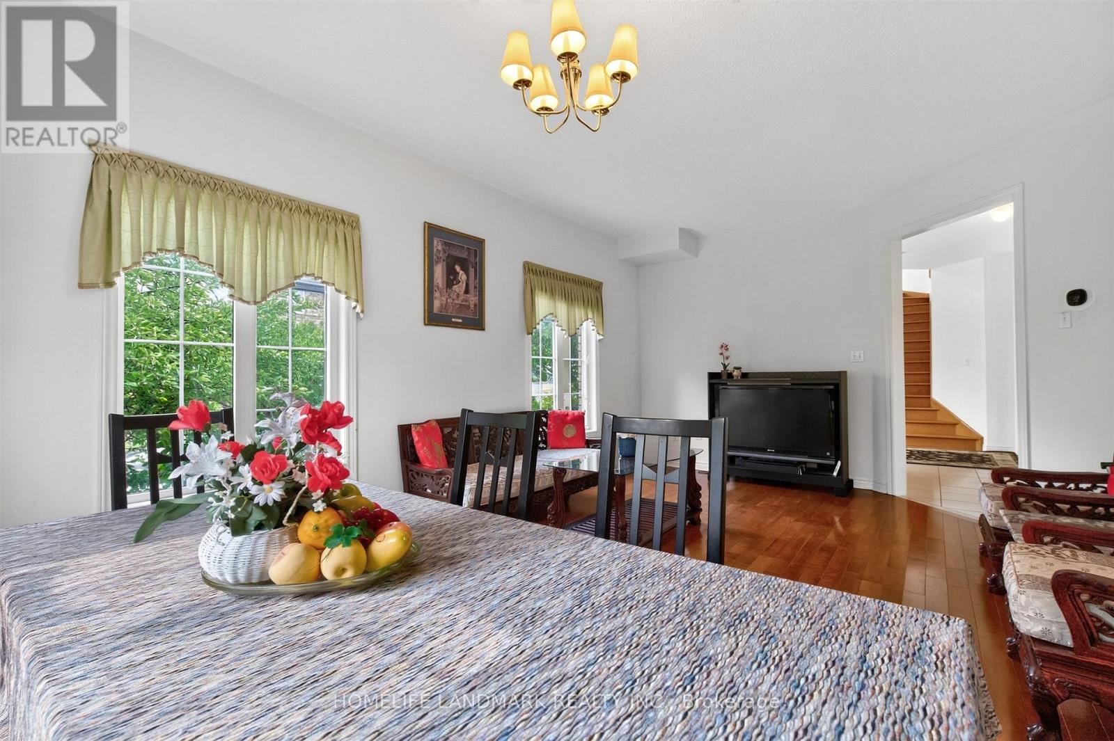 218 Ridgecrest Road, Markham, Ontario  L6C 2X7 - Photo 7 - N13633624