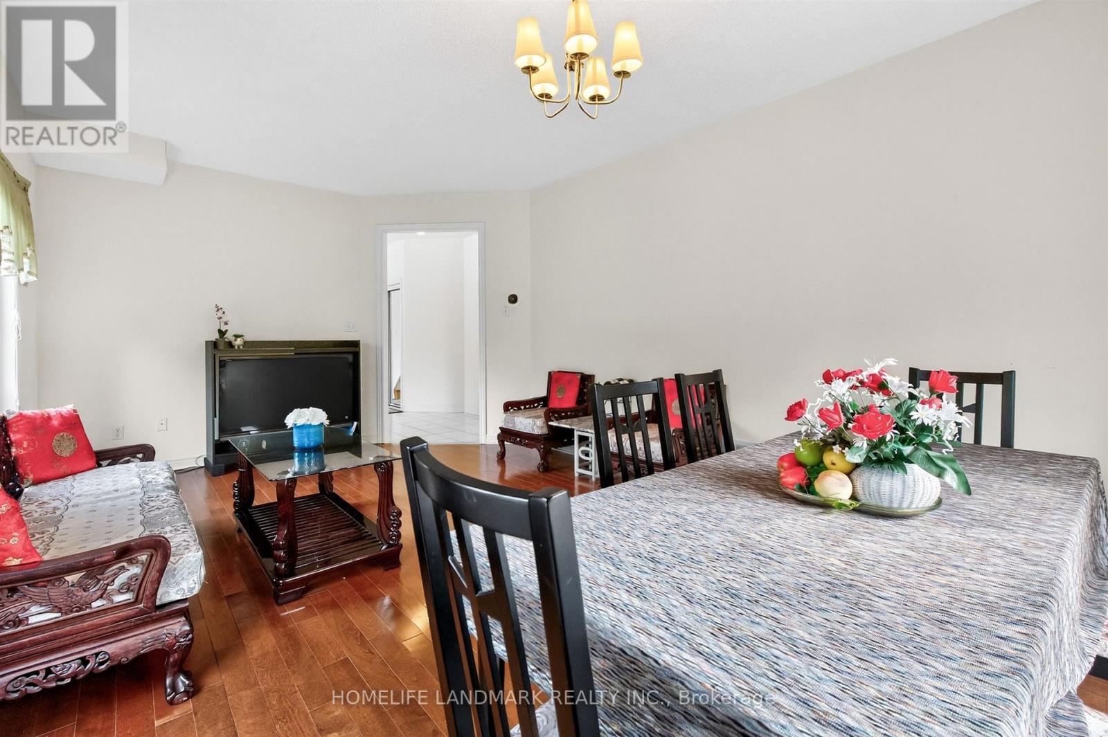 218 Ridgecrest Road, Markham, Ontario  L6C 2X7 - Photo 8 - N13633624