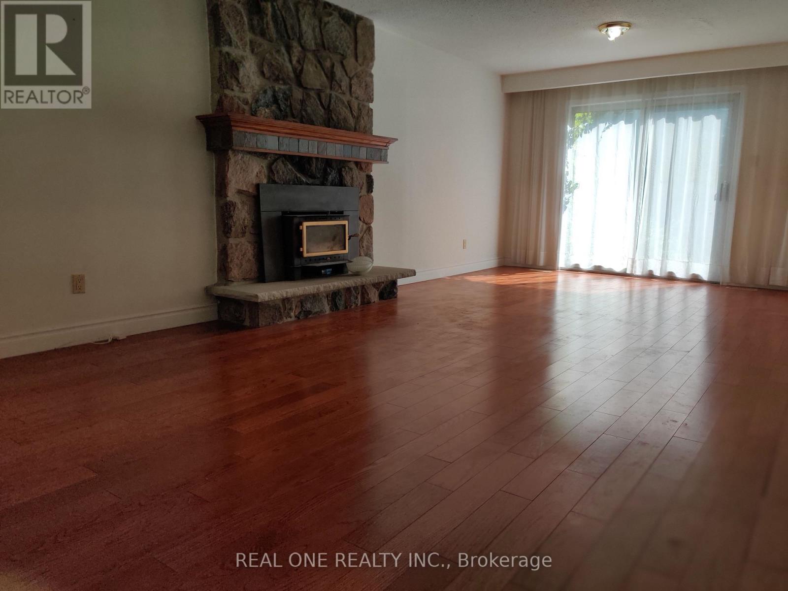 72 Liebeck Crescent, Markham, Ontario L3R 1Y5 - Photo 2 - N13633656
