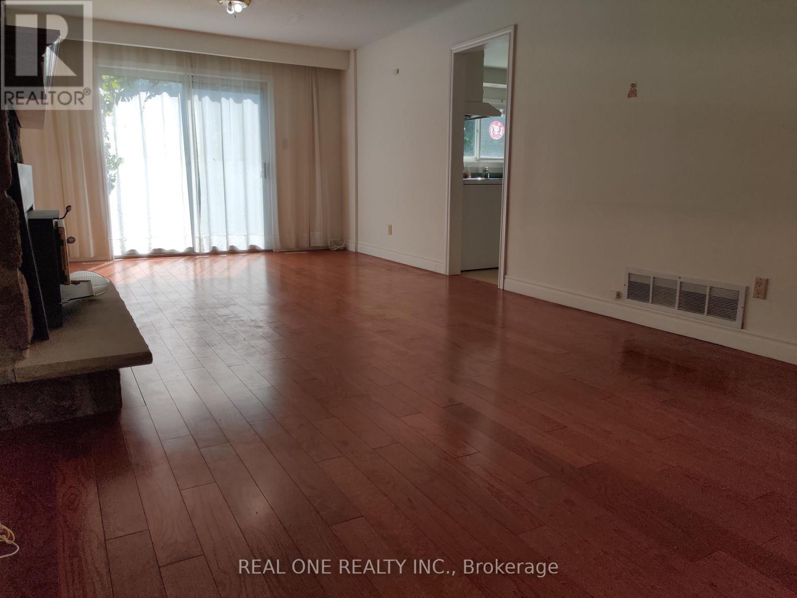 72 Liebeck Crescent, Markham, Ontario L3R 1Y5 - Photo 3 - N13633656