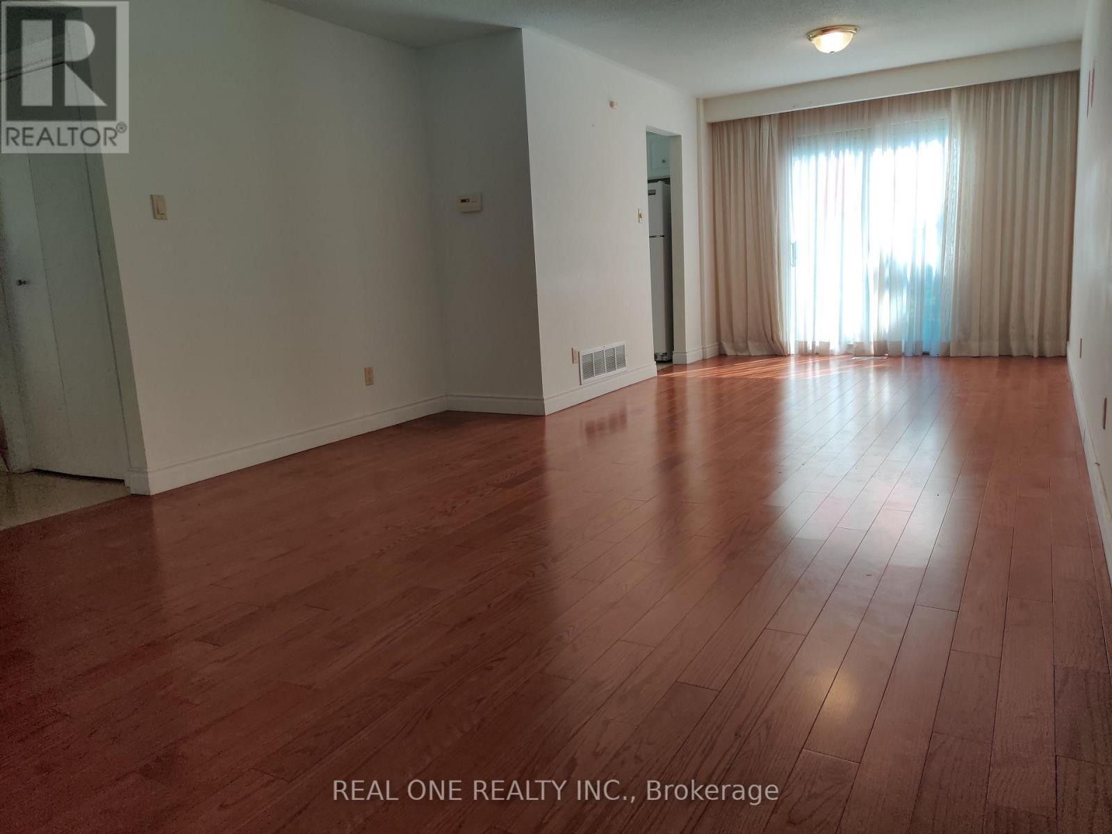 72 Liebeck Crescent, Markham, Ontario L3R 1Y5 - Photo 8 - N13633656