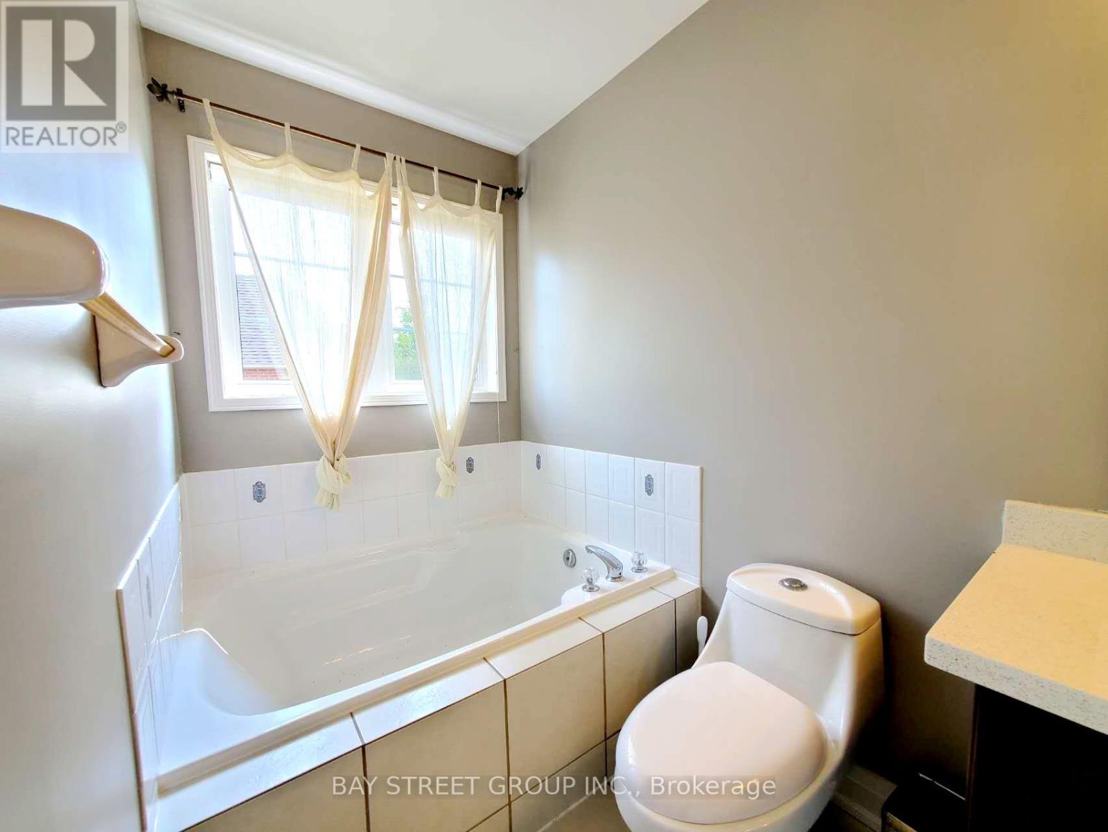 89 Skywood Drive, Richmond Hill, Ontario  L4E 4K8 - Photo 14 - N13633682