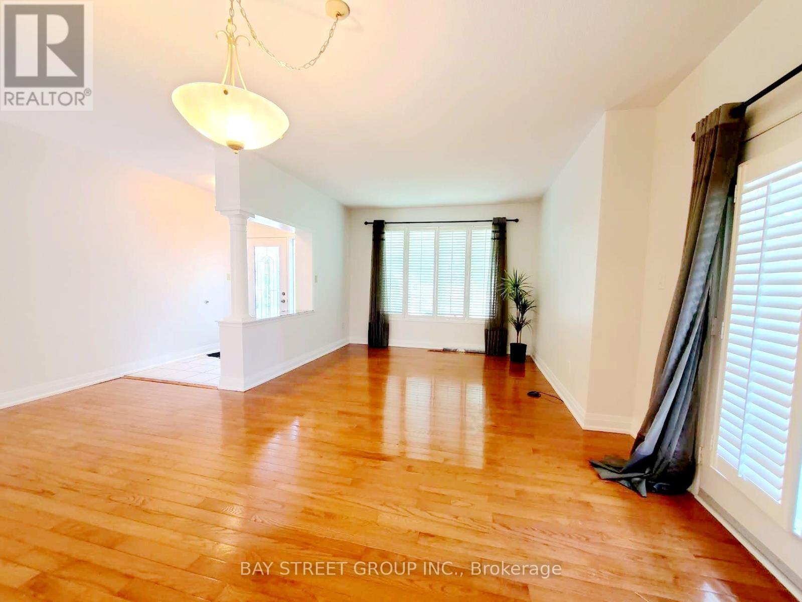 89 Skywood Drive, Richmond Hill, Ontario  L4E 4K8 - Photo 3 - N13633682
