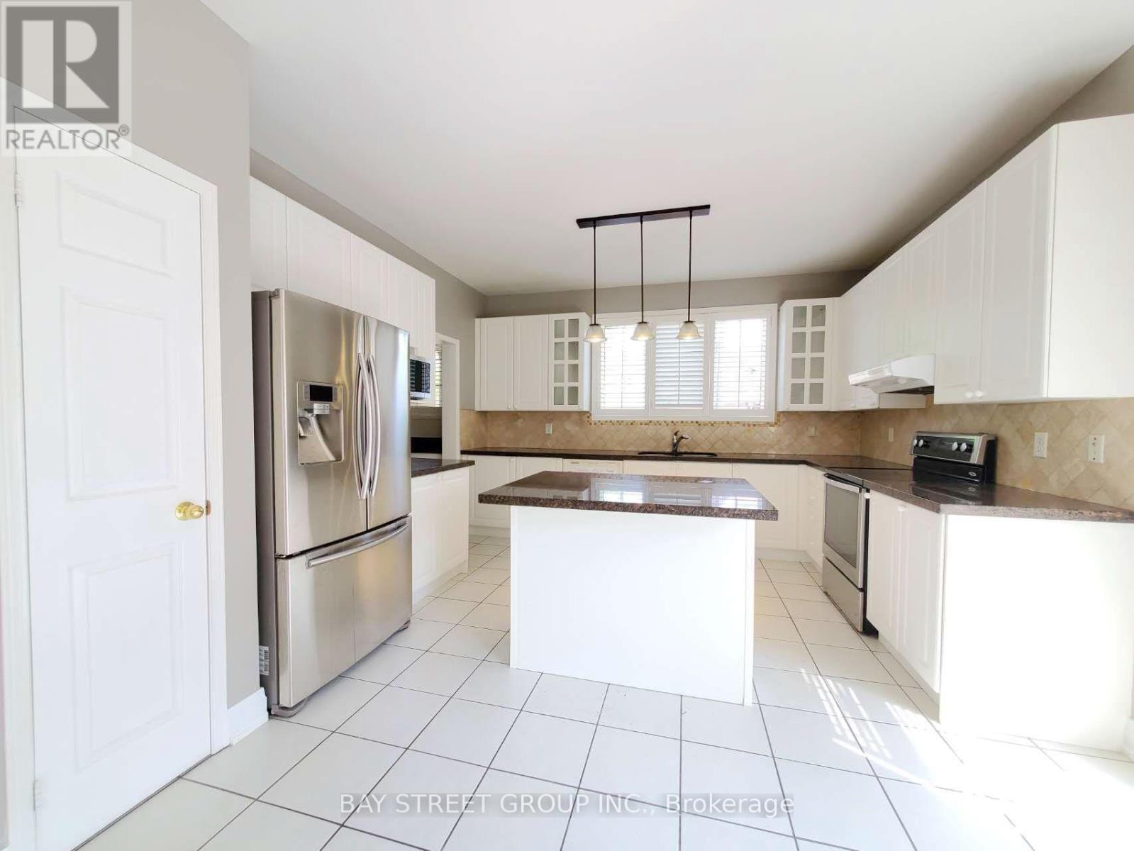 89 Skywood Drive, Richmond Hill, Ontario  L4E 4K8 - Photo 4 - N13633682