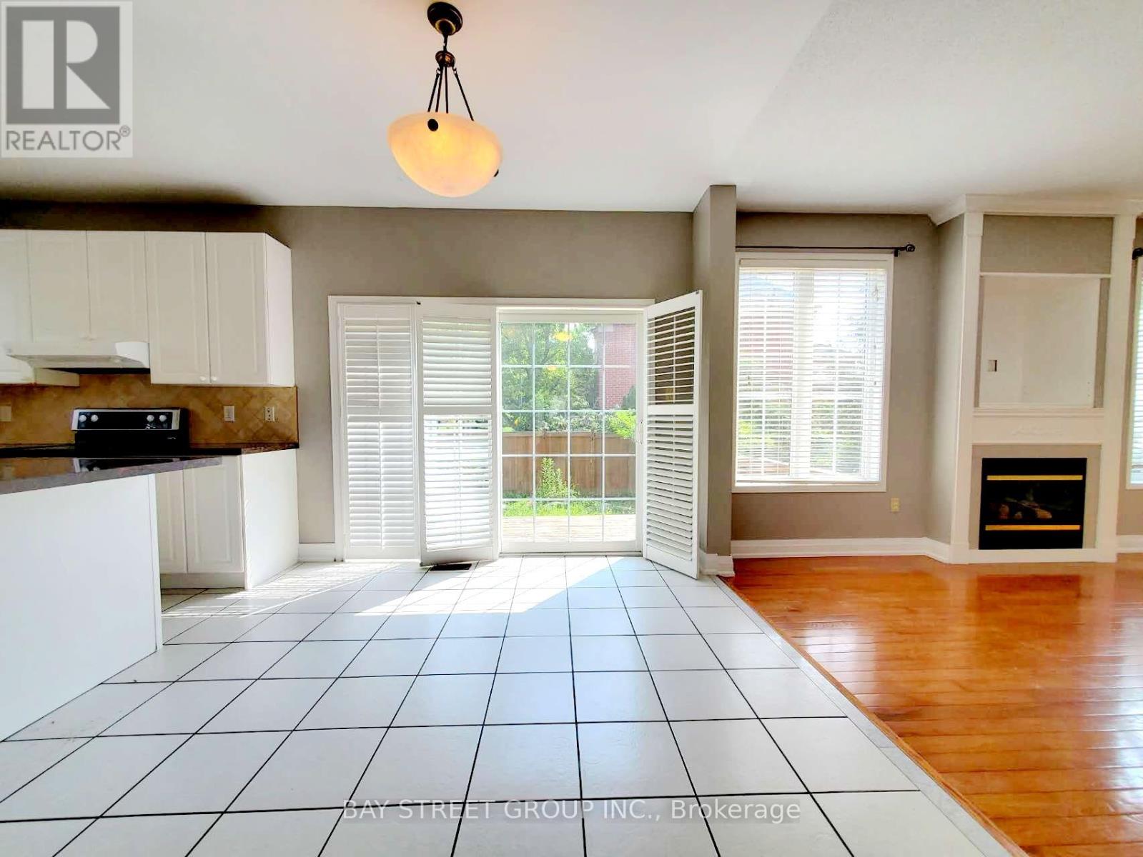 89 Skywood Drive, Richmond Hill, Ontario  L4E 4K8 - Photo 5 - N13633682