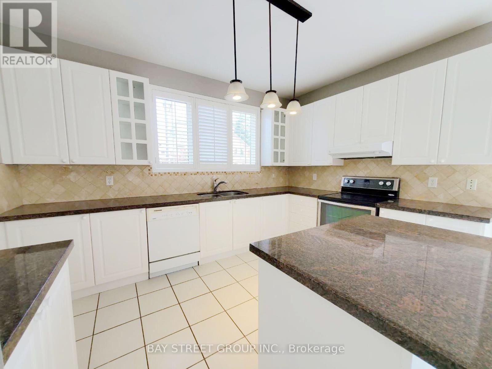 89 Skywood Drive, Richmond Hill, Ontario  L4E 4K8 - Photo 7 - N13633682