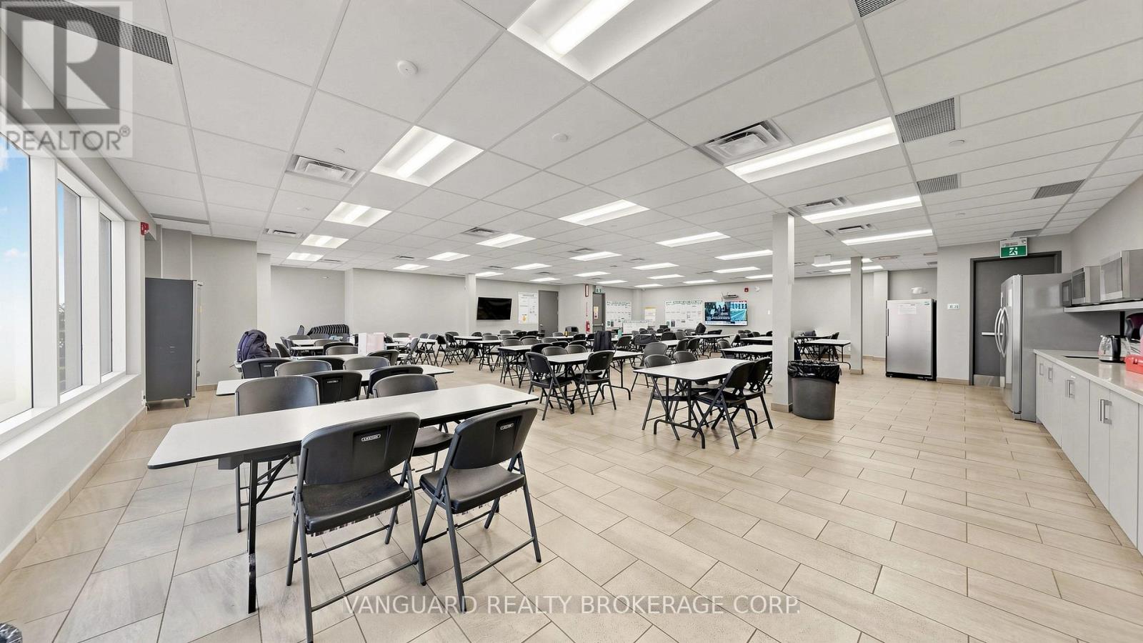 2891 Langstaff Road, Vaughan, Ontario  L4K 4W7 - Photo 11 - N13633902