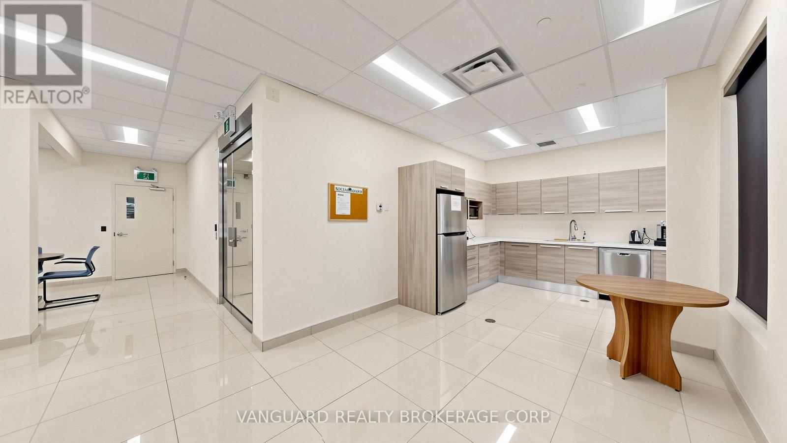 2891 Langstaff Road, Vaughan, Ontario  L4K 4W7 - Photo 9 - N13633902