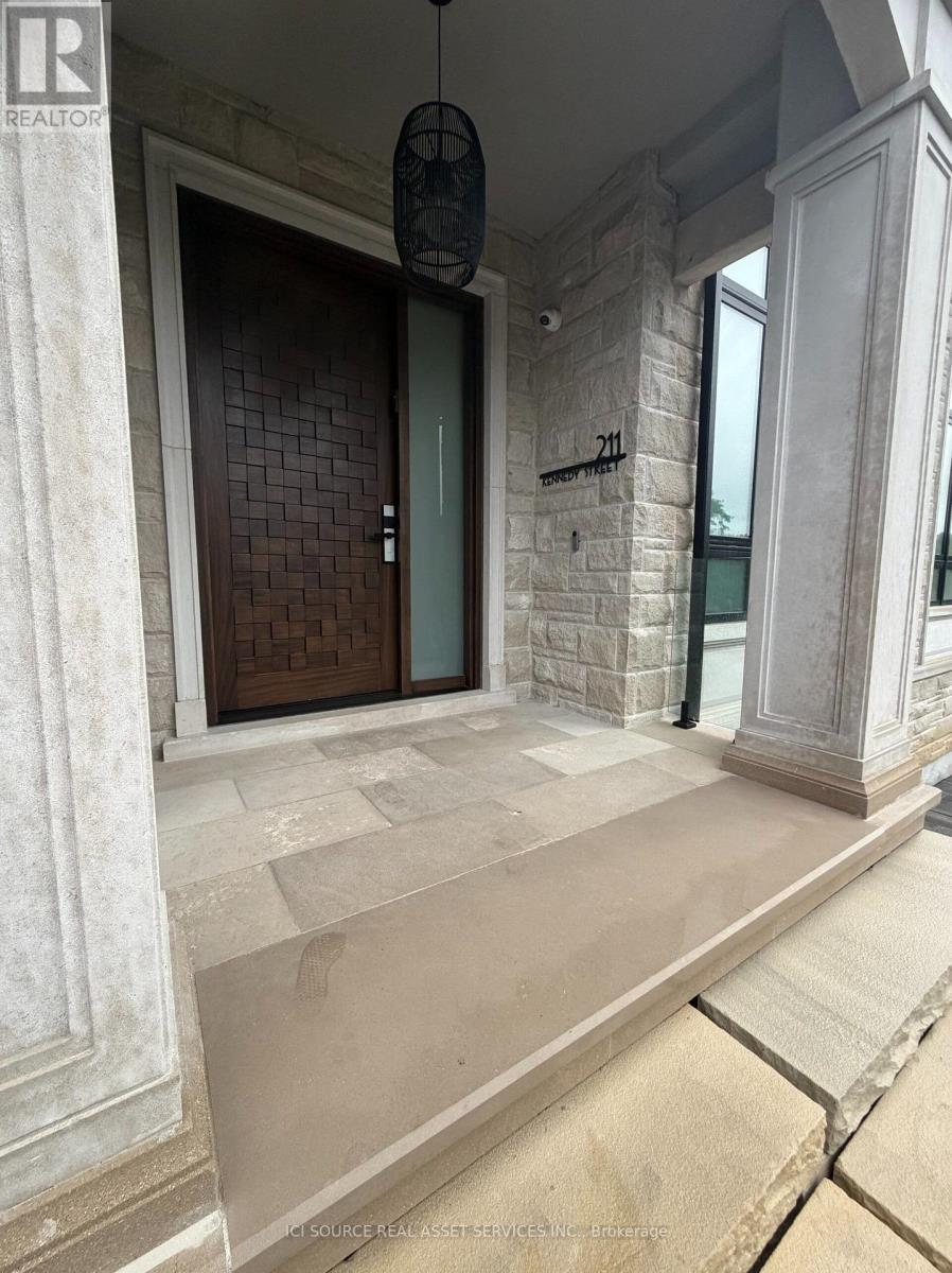 211 Kennedy Street W, Aurora, Ontario  L4G 2L9 - Photo 2 - N13633922