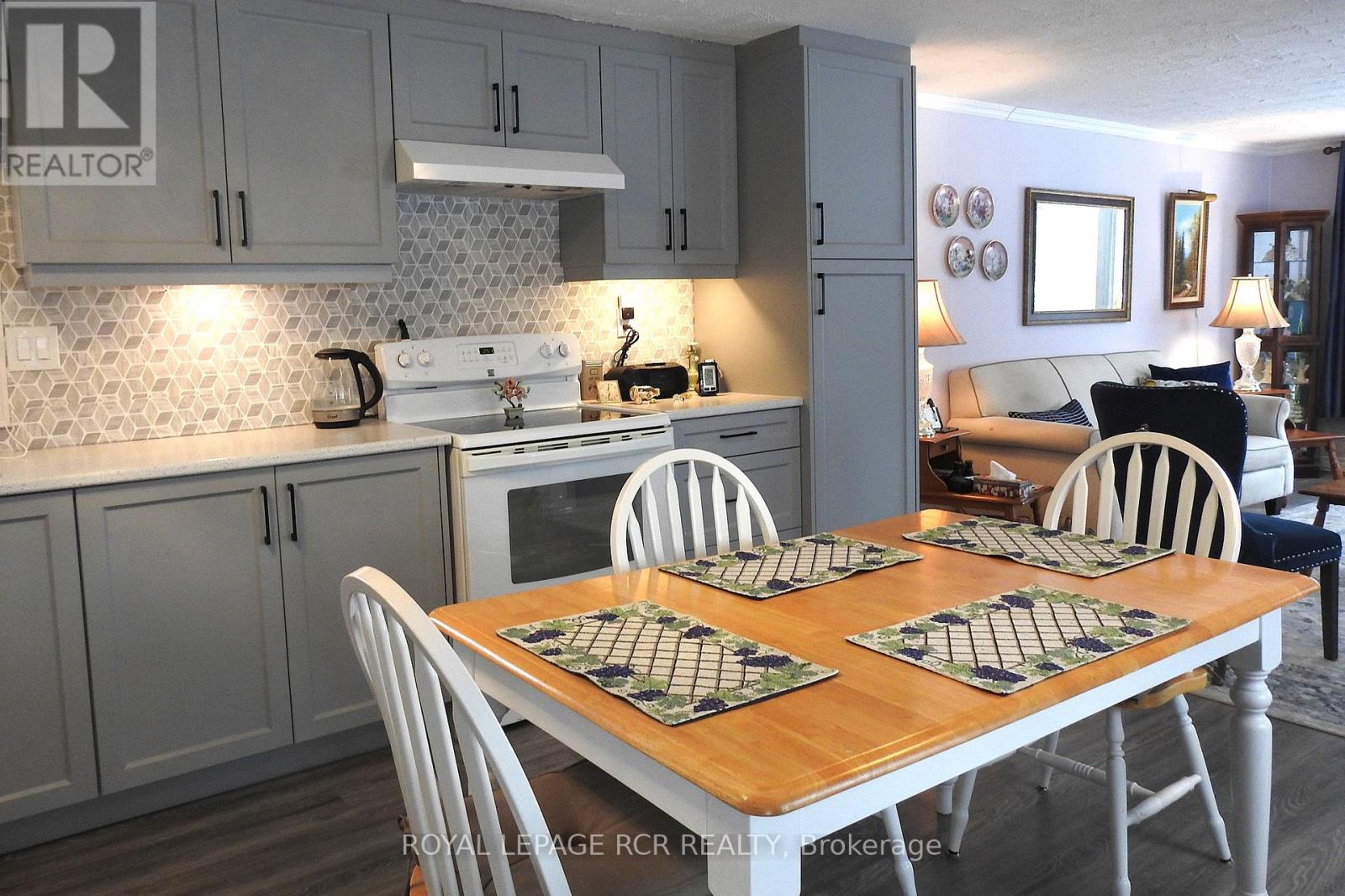 8 Claremont Crescent, Oro-Medonte, Ontario  L3V 0P9 - Photo 6 - S13633578