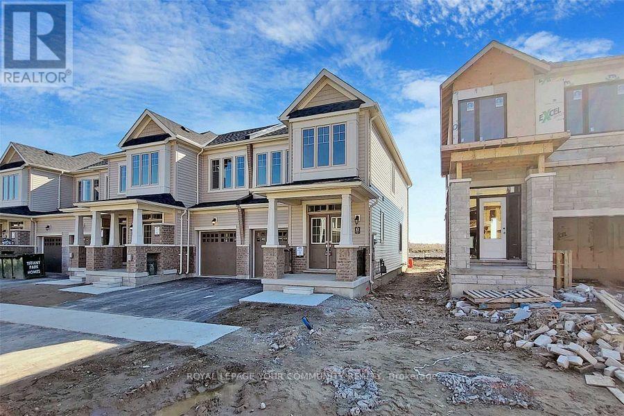 63 Valleybrook Road, Barrie, Ontario  L9J 0L6 - Photo 2 - S13633920