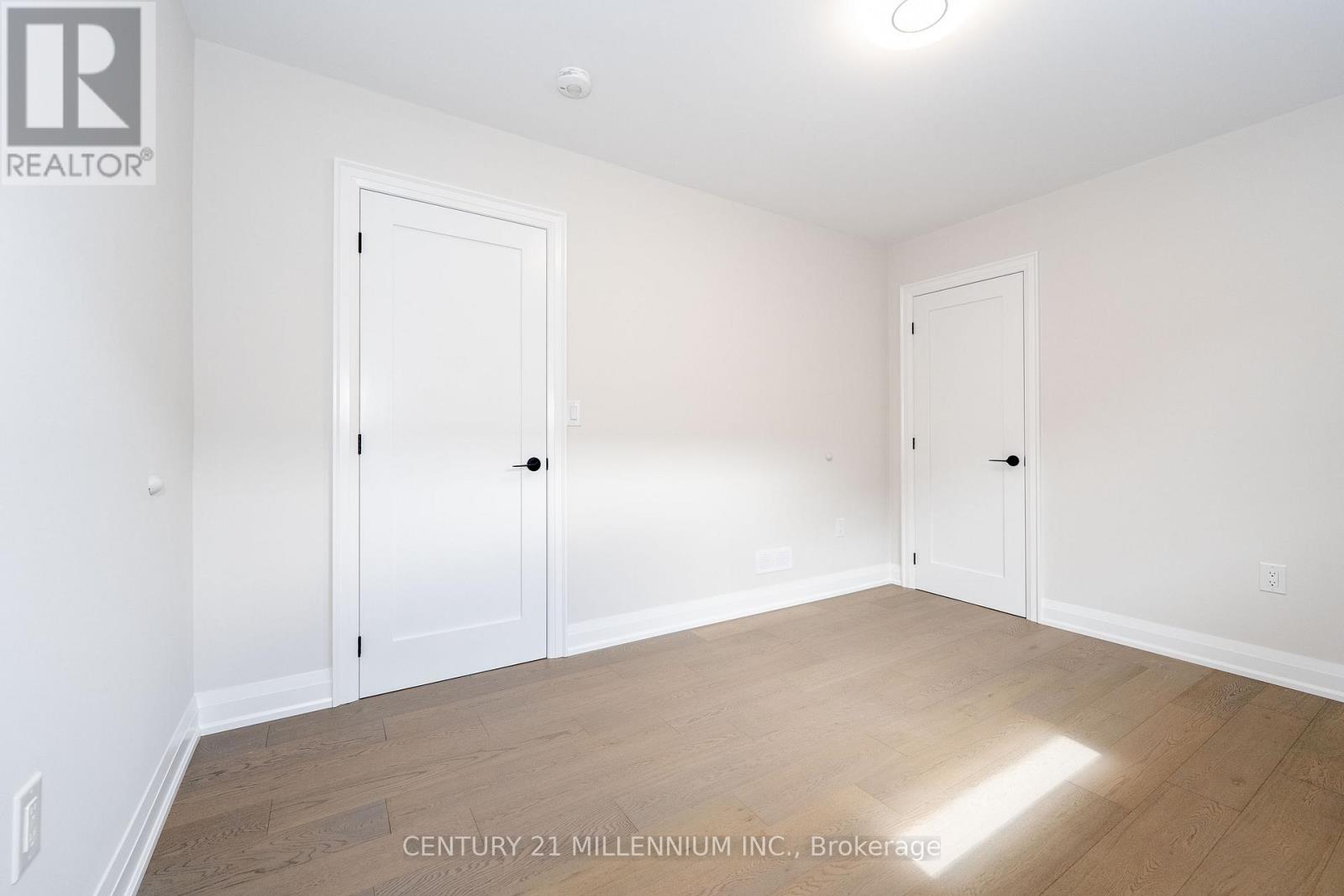A - 31 Mariposa Avenue, Toronto, Ontario  M6N 4A1 - Photo 13 - W13633558