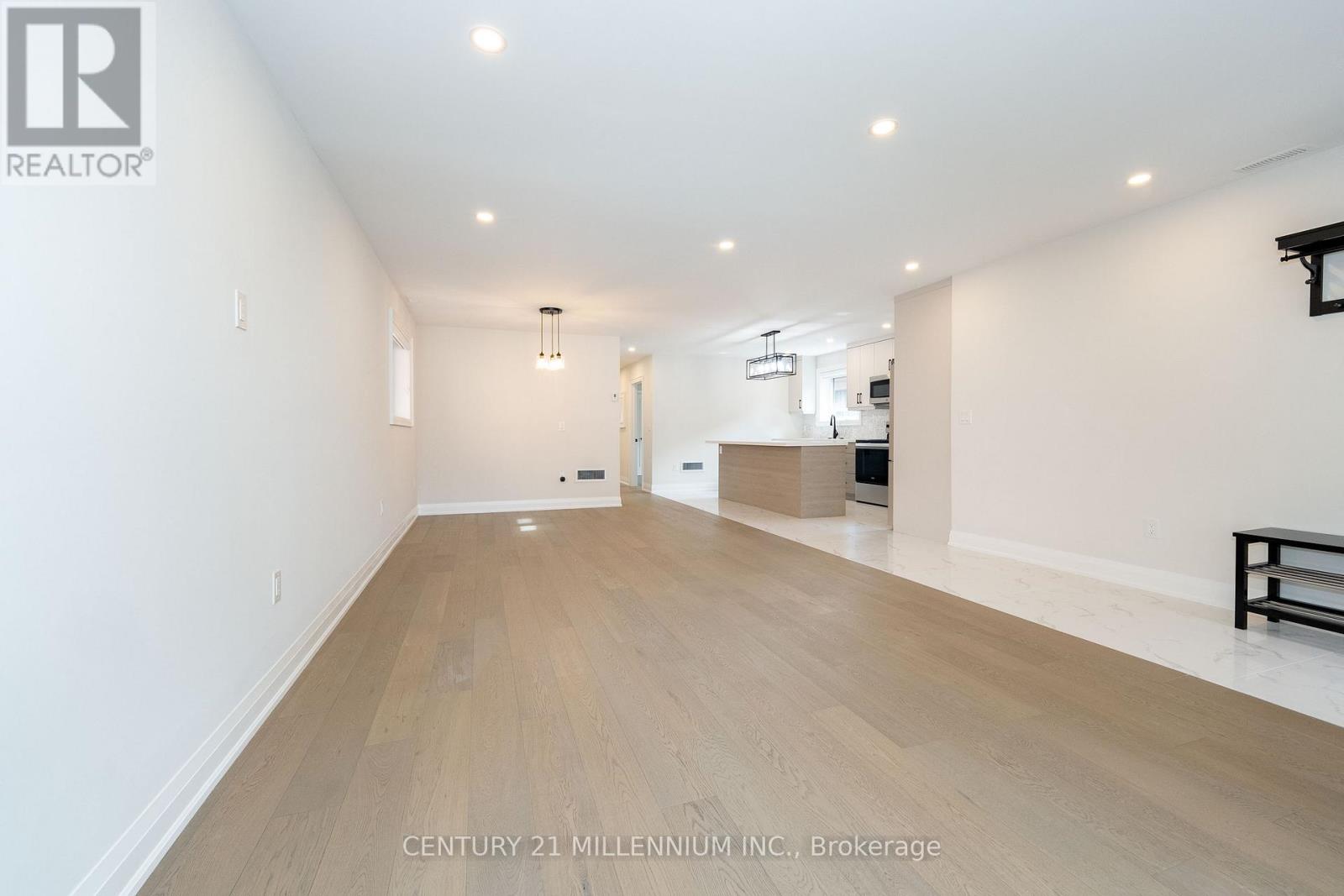 A - 31 Mariposa Avenue, Toronto, Ontario  M6N 4A1 - Photo 8 - W13633558