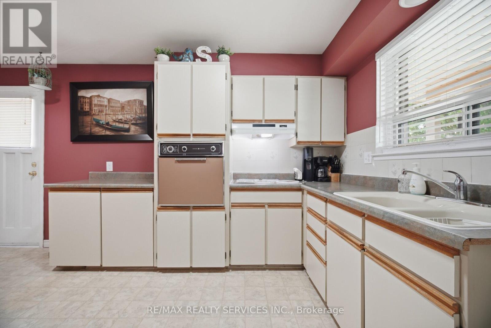 15 Ferndale Crescent, Brampton, Ontario  L6Y 3V3 - Photo 15 - W13633644