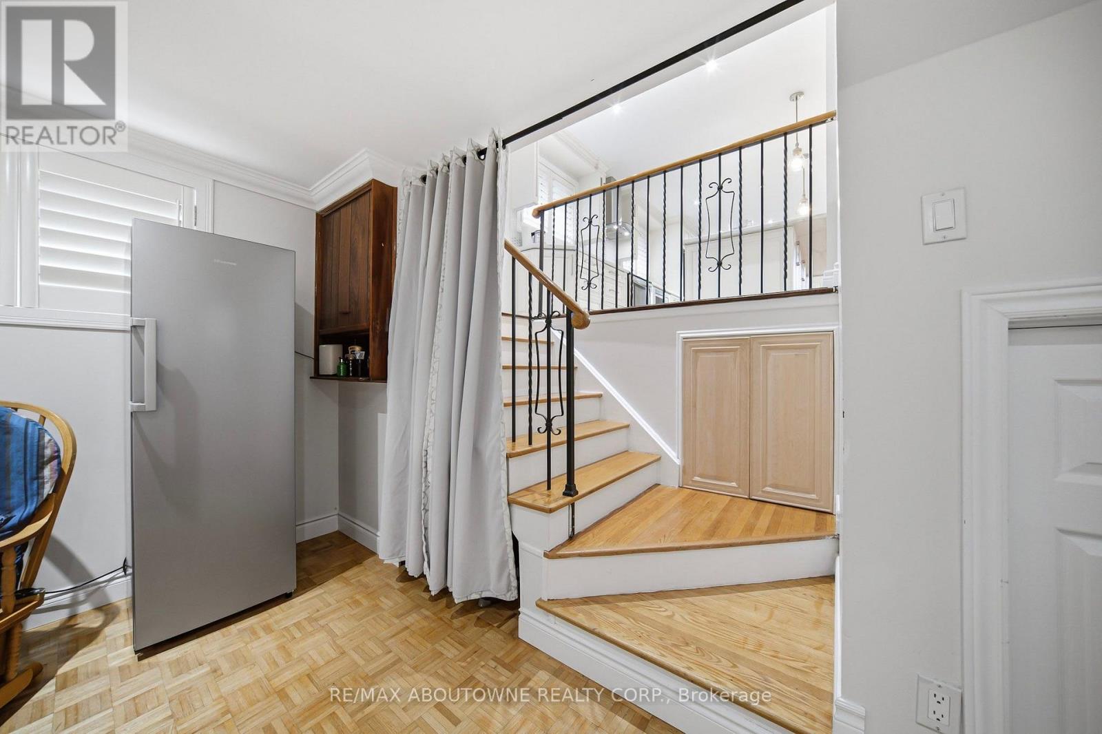 6346 Neuchatel Road, Mississauga, Ontario  L5N 2J8 - Photo 19 - W13633646