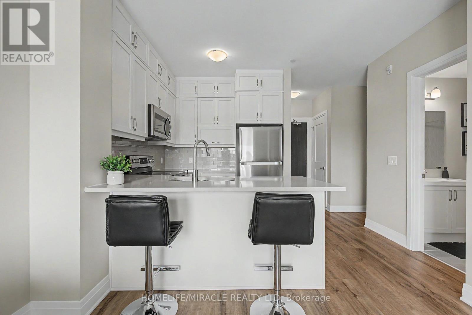 215 - 102 Grovewood Common, Oakville, Ontario  L6H 0X2 - Photo 18 - W13633684