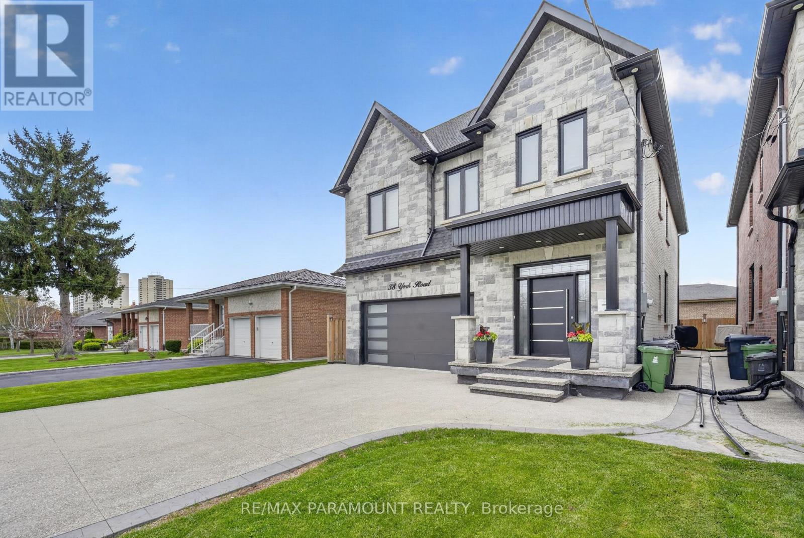 38 York Road, Toronto, Ontario  M9R 3E4 - Photo 2 - W13633704